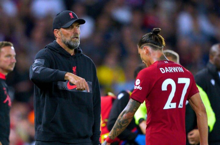 ประเด็นนอกสนาม