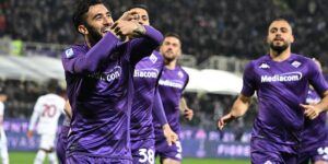 การยกย่อง